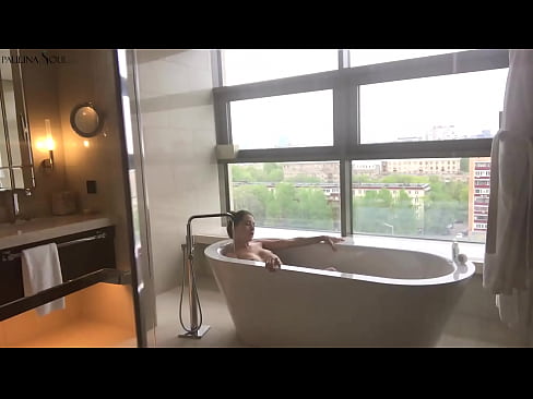 ❤️ Pitikek mezin Bi dilgermî pizika xwe di serşokê de dihejîne ❌ Pornoya hişk li porno ku.yourxxxvideos.ru ❌